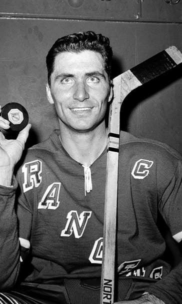 Hall of Fame winger and former NHL MVP Andy Bathgate dies at 83